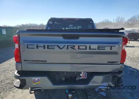 2021 Chevrolet Silverado K1500 Rst z USA, uszkodzony, nr VIN 3GCUYEED9MG335844